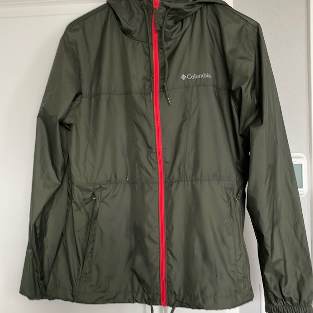 Columbia windbreaker, lightweight, size small but fits like a medium
